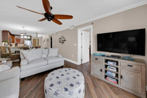 Updated Sixth floor Gulf Front Property with Washer and Dryer